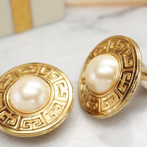 GIVENCHY VINTAGE 1980s Logo Pearl Earrings - Picture 5 of 16
